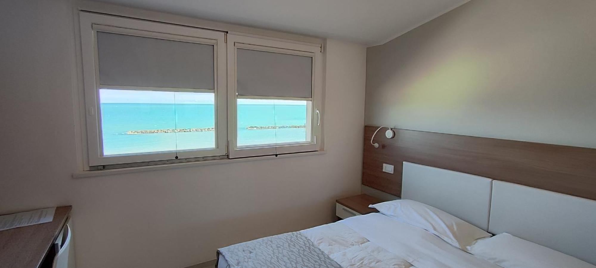 Hotel Baia Marina クプラ・マリッティマ エクステリア 写真