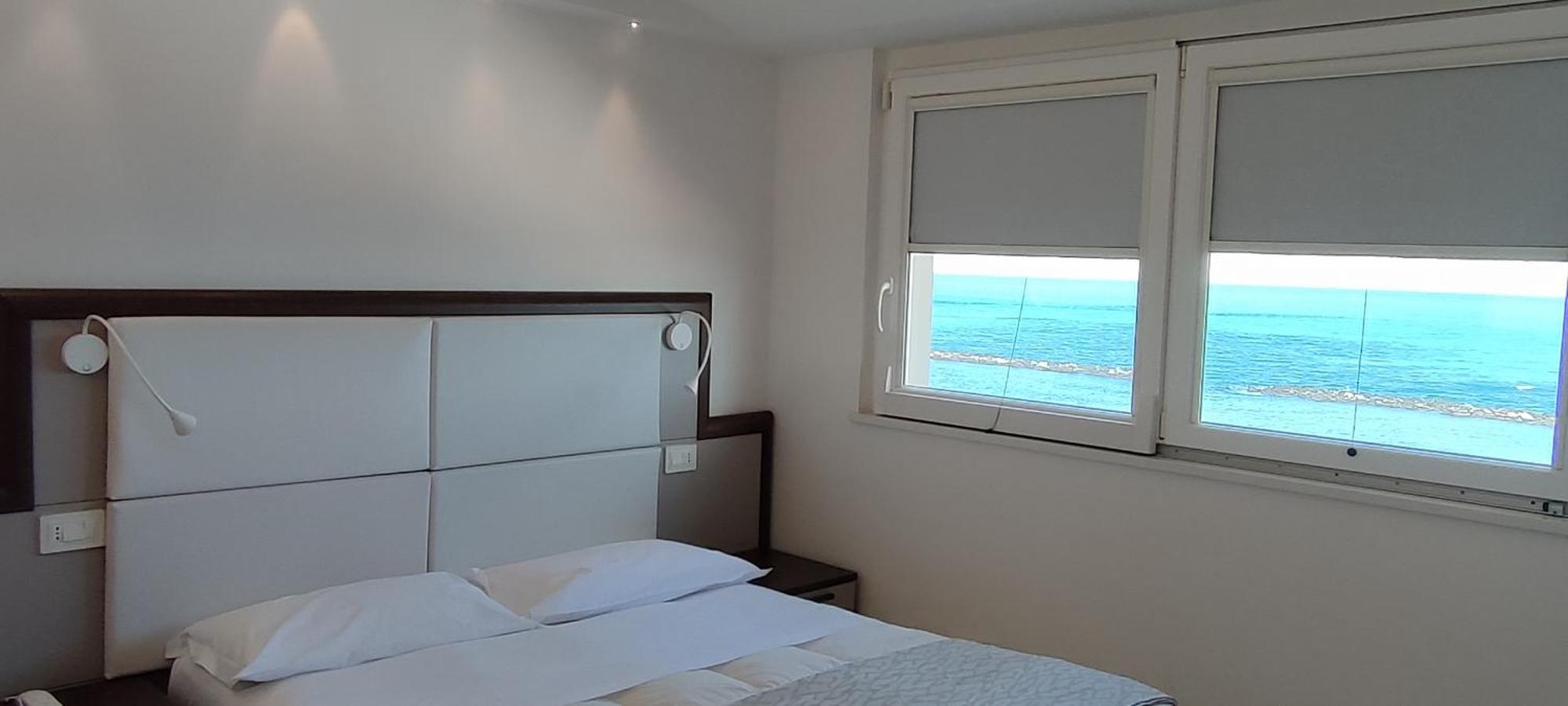 Hotel Baia Marina クプラ・マリッティマ エクステリア 写真